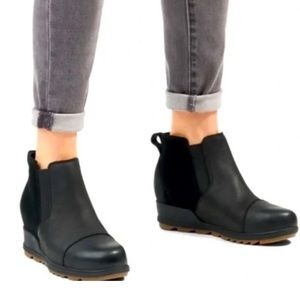 NWOT - SOREL Wedge Booties